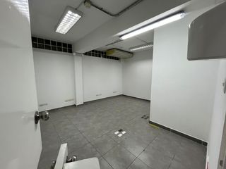 Foto 30 de se alquila edificio para oficina en zona centrica