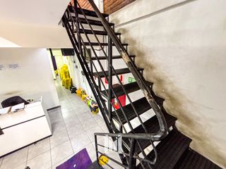 Foto 11 de se alquila edificio para oficina en zona centrica