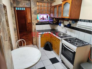 Foto 1 de VENTA DE CASA EN AV. GRAU - CERCA HOSPITAL 2 DE MAYO