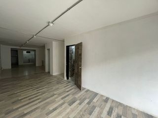Foto 2 de Local Comercial San Juan