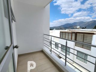Foto 12 de La Armenia. Casa en venta por estrenar 3 dormitorios. Con piscina. Frente al Parque Metropolitano. Valle de los Chillos 3 plantas.