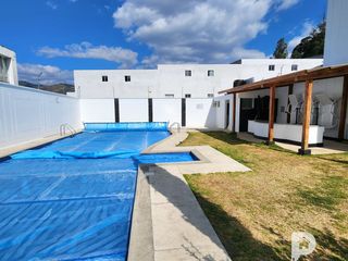 Foto 18 de La Armenia. Casa en venta por estrenar 3 dormitorios. Con piscina. Frente al Parque Metropolitano. Valle de los Chillos 3 plantas.