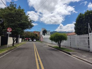 Foto 1 de VENDO CASA - CEDRITOS - BOGOTÁ - UN PISO - 272 m2