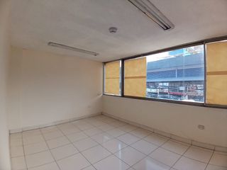 Foto 9 de EN RENTA OFICINAS BODEGAS SUR DE QUITO VILLA FLORA