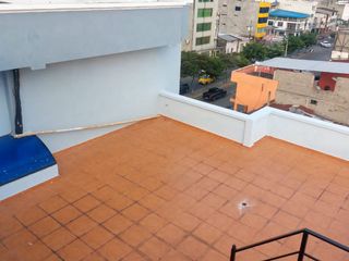 Foto 3 de ¡Alquiler de Edificio Comercial en Esmeraldas!...LOCAL COMERCIAL   1200 PSIOS  1000 CADA PISO    O TOTAL  .. PREGUNDAR POR PRECIO