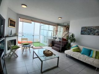 Foto 1 de Encantador Dúplex En Venta Con Vista Al Mar En San Bartolo - Lima