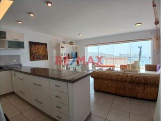 Foto 4 de Encantador Dúplex En Venta Con Vista Al Mar En San Bartolo - Lima