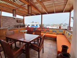 Foto 9 de Encantador Dúplex En Venta Con Vista Al Mar En San Bartolo - Lima