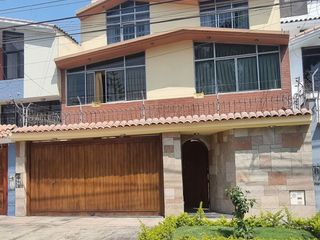 Foto 1 de CASA FRENTE A PARQUE EXCELENTE ESTADO SALAMANCA