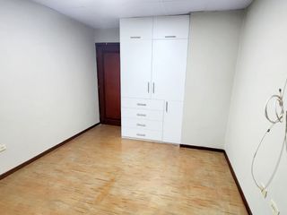 Foto 18 de VENDO OFICINA REMODELADA 9 DE OCTUBRE Y BAQUERIZO MORENO DOS PRIVADOS , 5 AMBIENTES