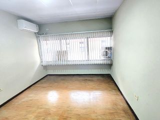 Foto 16 de VENDO OFICINA REMODELADA 9 DE OCTUBRE Y BAQUERIZO MORENO DOS PRIVADOS , 5 AMBIENTES