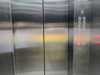 Foto 2 de VENDO OFICINA REMODELADA 9 DE OCTUBRE Y BAQUERIZO MORENO DOS PRIVADOS , 5 AMBIENTES