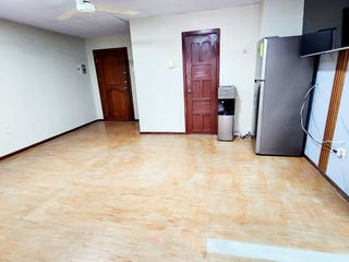 Foto 7 de VENDO OFICINA REMODELADA 9 DE OCTUBRE Y BAQUERIZO MORENO DOS PRIVADOS , 5 AMBIENTES