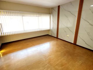 Foto 12 de VENDO OFICINA REMODELADA 9 DE OCTUBRE Y BAQUERIZO MORENO DOS PRIVADOS , 5 AMBIENTES