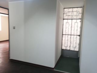 Foto 8 de ALQUILER DE LOCALES COMERCIALES COMAS RETABLO 2 PISO FRENTE A LA U.P.N MOVIMIENTO SUPER COMERCIAL 165 M2..