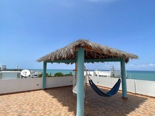 Foto 4 de Punta Blanca: Amplia casa en venta de 2 pisos, terraza y 3 dormitorios.