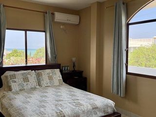 Foto 11 de Punta Blanca: Amplia casa en venta de 2 pisos, terraza y 3 dormitorios.