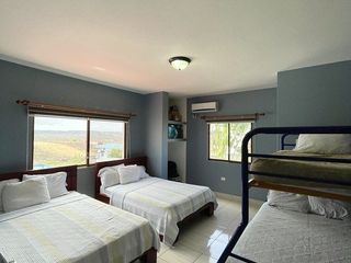 Foto 15 de Punta Blanca: Amplia casa en venta de 2 pisos, terraza y 3 dormitorios.