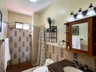 Foto 16 de Punta Blanca: Amplia casa en venta de 2 pisos, terraza y 3 dormitorios.
