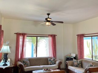 Foto 34 de Punta Blanca: Amplia casa en venta de 2 pisos, terraza y 3 dormitorios.