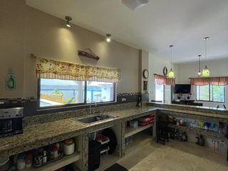 Foto 35 de Punta Blanca: Amplia casa en venta de 2 pisos, terraza y 3 dormitorios.