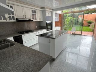 Foto 17 de Espectacular casa para venta en Guaymaral
