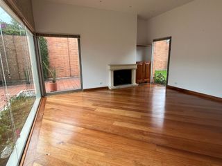 Foto 20 de Espectacular casa para venta en Guaymaral