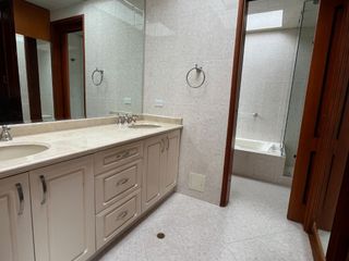 Foto 40 de Espectacular casa para venta en Guaymaral