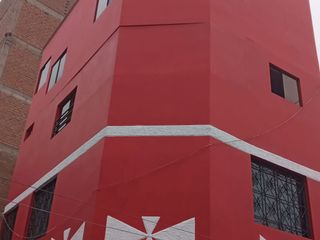 Foto 1 de Vivienda de 3 pisos en Cercado de Lima