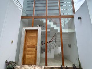 Foto 2 de EXCELENTE CASA EN CONDOMINIO PLAYA BOCA LEON, KM. 79.5 AL LADO DEL CLUB REGATAS DE SAN ANTONIO