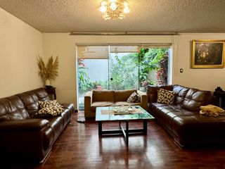 Foto 1 de Bajo de precio Vendo Hermosa Casa 330 m2 Vesalio San Borja