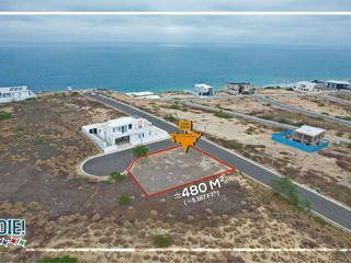 Foto 1 de Lote esquinero en venta en la urbanización Playa Alta, Manta, Ecuador