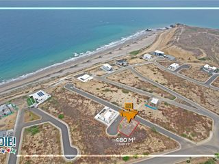 Foto 4 de Lote esquinero en venta en la urbanización Playa Alta, Manta, Ecuador