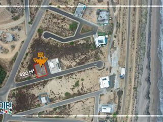 Foto 6 de Lote esquinero en venta en la urbanización Playa Alta, Manta, Ecuador