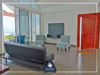Foto 2 de Casa de playa multifamiliar con cabaña y área adicional en Grey Stage, en Santa Marianita, Manta