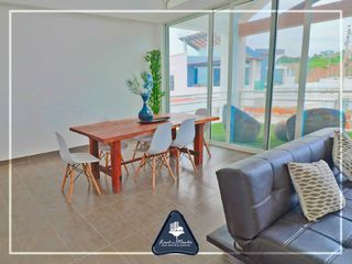 Foto 4 de Casa de playa multifamiliar con cabaña y área adicional en Grey Stage, en Santa Marianita, Manta