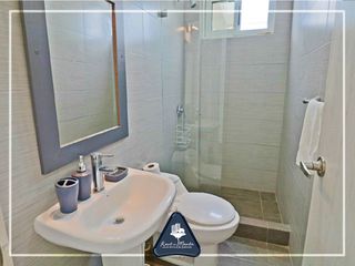 Foto 5 de Casa de playa multifamiliar con cabaña y área adicional en Grey Stage, en Santa Marianita, Manta
