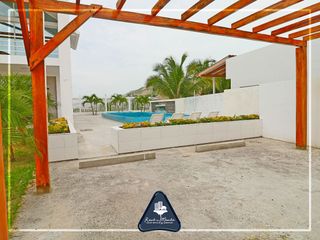 Foto 13 de Casa de playa multifamiliar con cabaña y área adicional en Grey Stage, en Santa Marianita, Manta