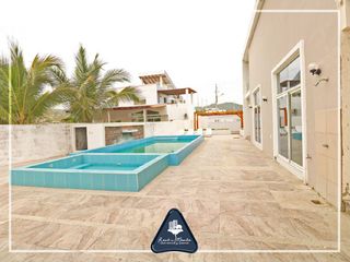 Foto 16 de Casa de playa multifamiliar con cabaña y área adicional en Grey Stage, en Santa Marianita, Manta
