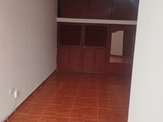Foto 6 de SE ALQUILA OFICINA EN AV ALISOS  2DO PISO 35M2