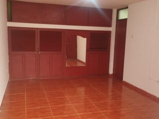 Foto 7 de SE ALQUILA OFICINA EN AV ALISOS  2DO PISO 35M2