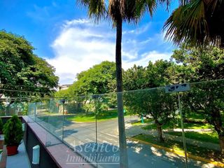 Foto 2 de BAJO DE PRECIO!!! EXCLUSIVO DEPARTAMENTO EN VENTA CON AMPLIA TERRAZA Y FRENTE A PARQUE EN CHACARILLA - SURCO