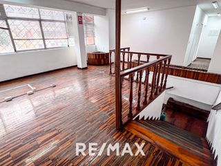Foto 1 de Alquiler De Oficina En Santiago De Surco 276 M2