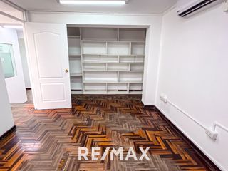 Foto 12 de Alquiler De Oficina En Santiago De Surco 276 M2