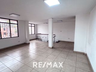 Foto 1 de Alquiler De Oficina En Santiago De Surco 183 M2