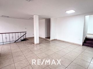 Foto 10 de Alquiler De Oficina En Santiago De Surco 183 M2
