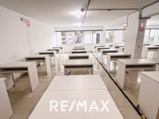 Foto 2 de Alquiler De Oficina de 297  M2 Piso Completo En San Isidro
