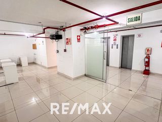 Foto 14 de Alquiler De Oficina de 297  M2 Piso Completo En San Isidro