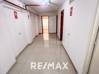 Foto 17 de Alquiler De Oficina de 297  M2 Piso Completo En San Isidro