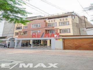Foto 1 de VENTA DE AMPLIO DUPLEX MAS AIRES EN SURCO RESIDENCIAL AC 202 M2